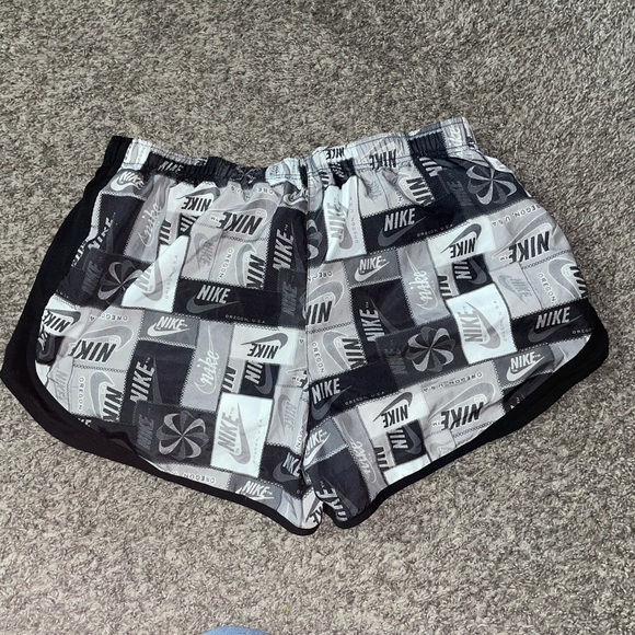 Nike Shorts - Picture 2 of 3